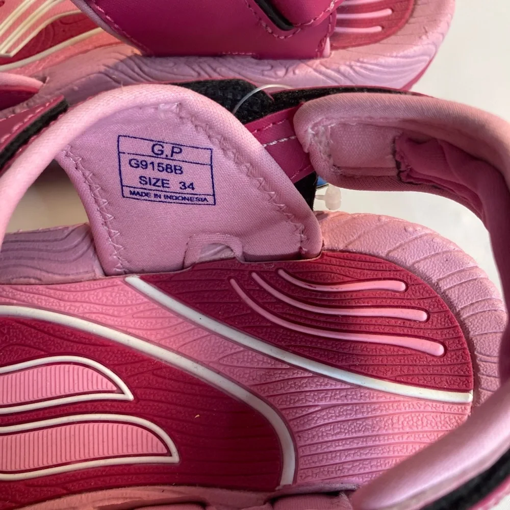 Gold pigeon bicycle pink girls sandals Nwt 34